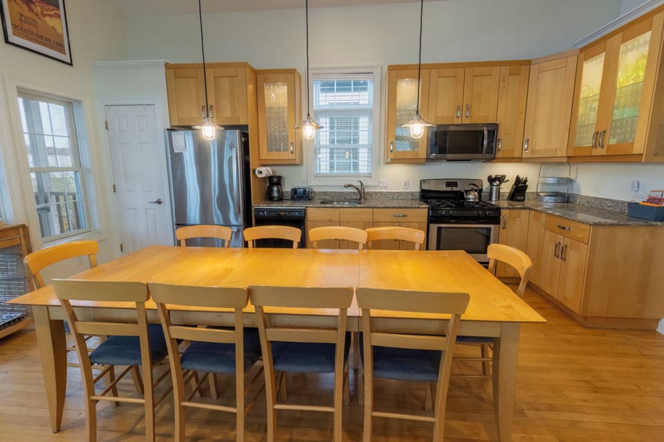 Main Level | Kitchen | Dining