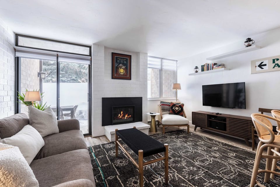 Cozy Living Room | Gas Fireplace, Queen Sleeper & Patio w/ Mountain Views