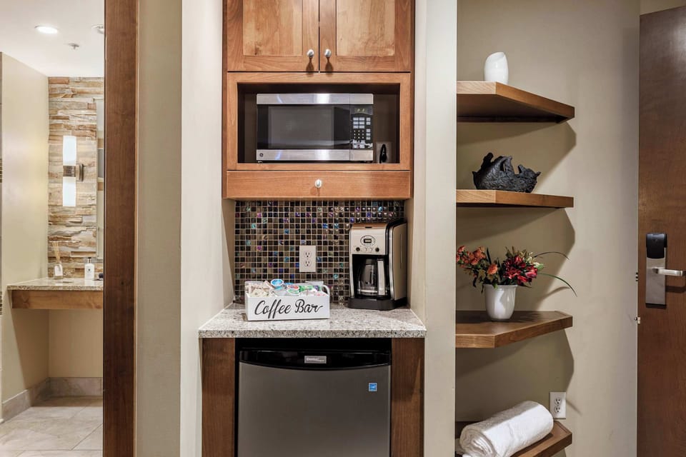 Sun King Suite | Kitchenette w/ Mini Fridge, Microwave & Coffee Maker