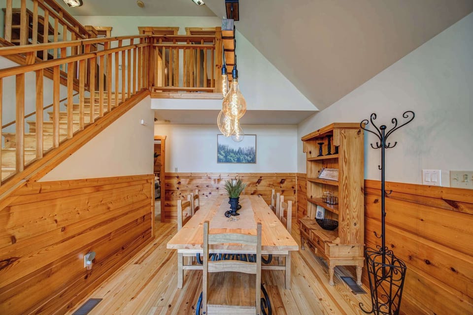 Dining table with seating for 6