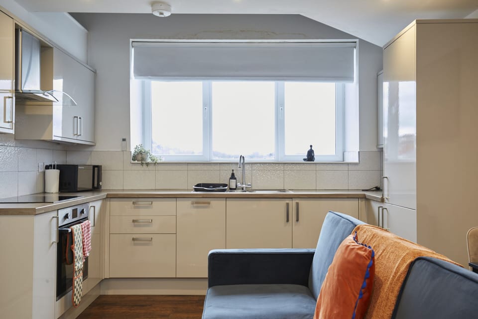 Relax in Style – Spacious & Modern Living Area in Huddersfield