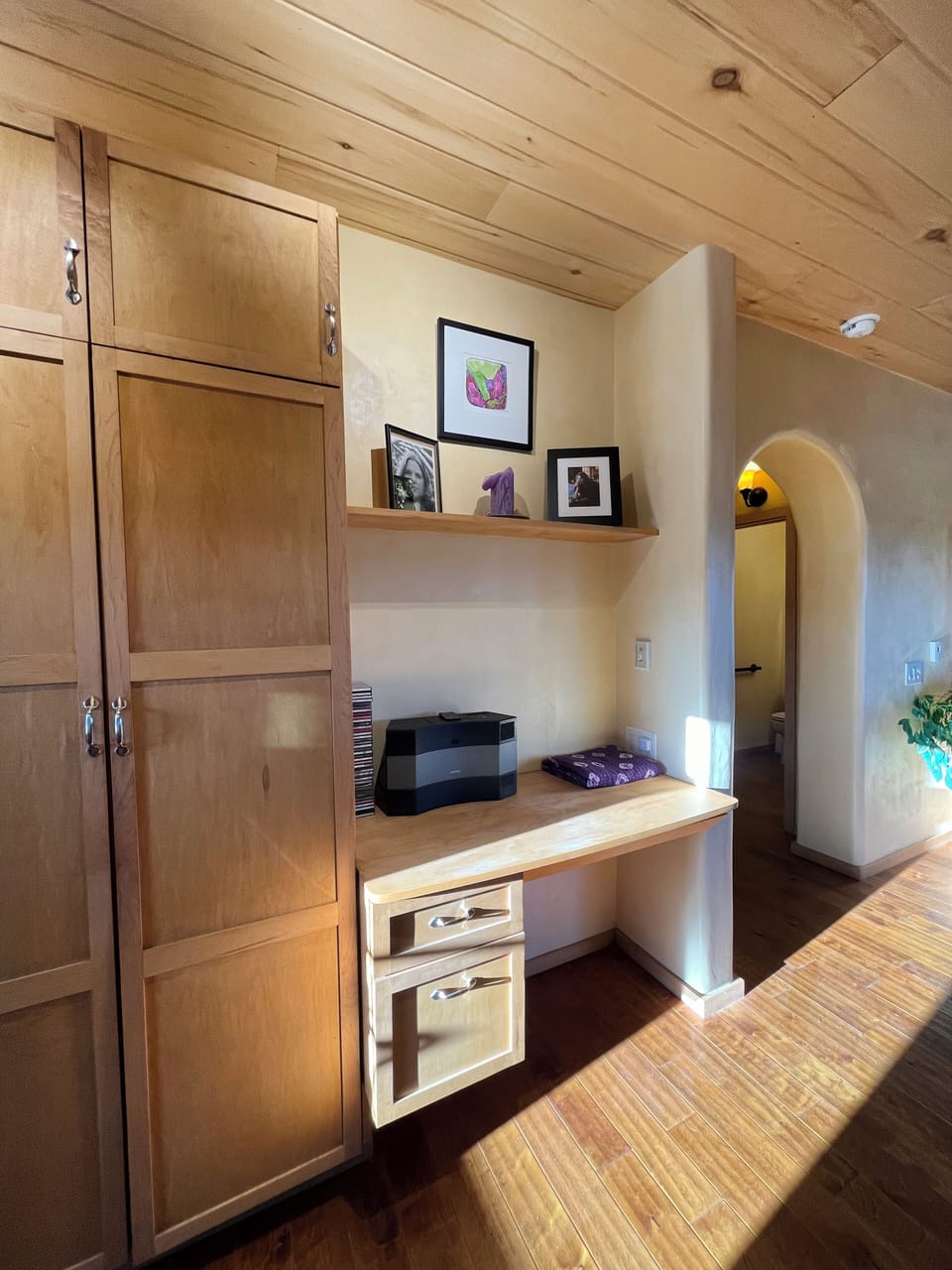 Great storage in the entry way