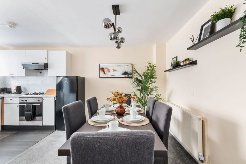 Dinning area/Kitchen