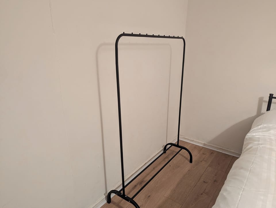 Bedroom 1 Hanger