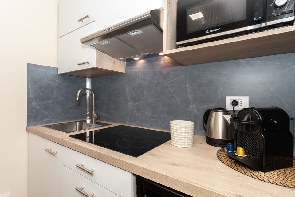 Fully equipped kitchen for a comfortable stay.