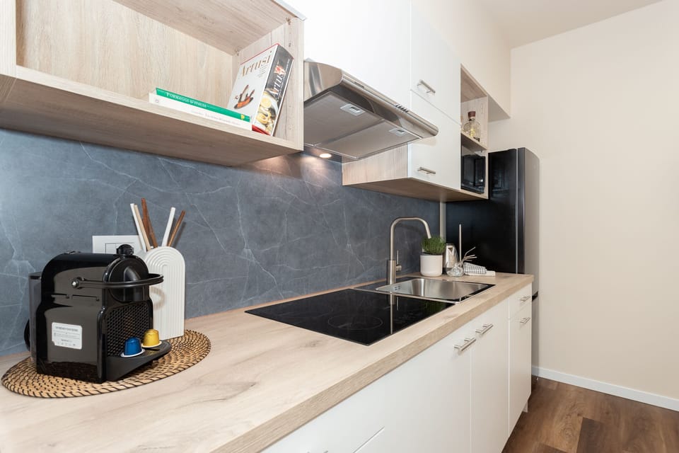 Spacious and fully equipped kitchen.