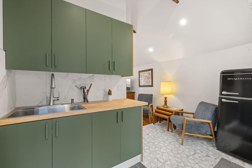 ADU- Kitchenette