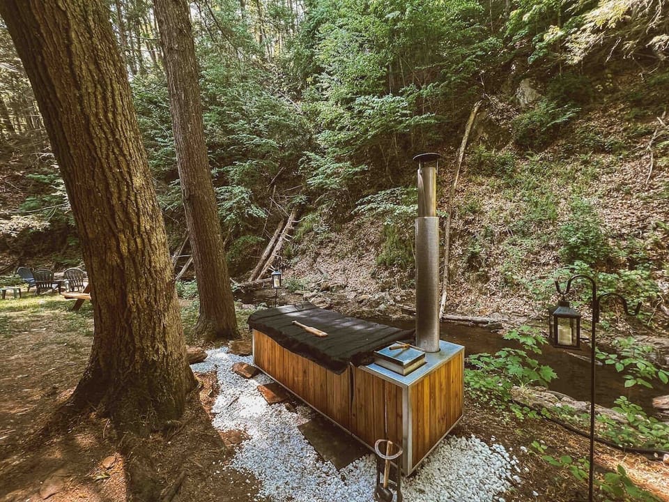 Outdoor spa tub