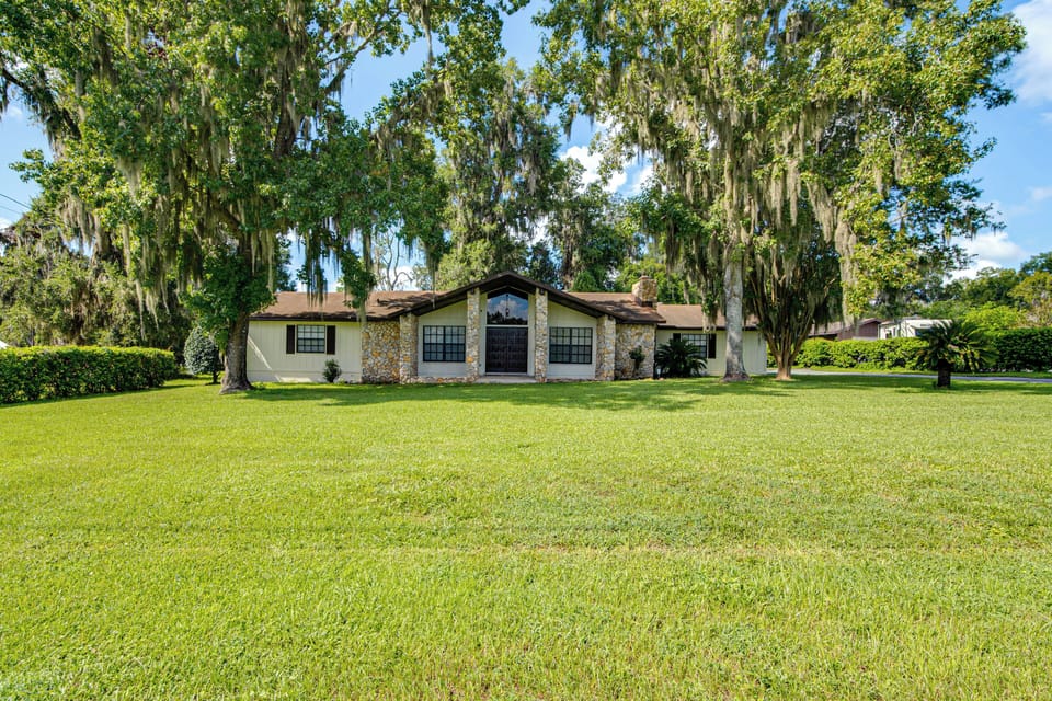 Ocala Vacation Rental | 3BR | 2BA | 1,850 Sq Ft | Stairs to Access