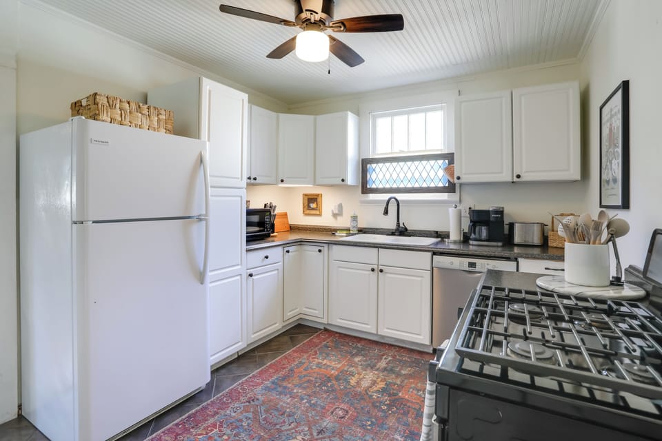 Kitchen | Cooking Basics | Keurig Coffee Maker | Toaster