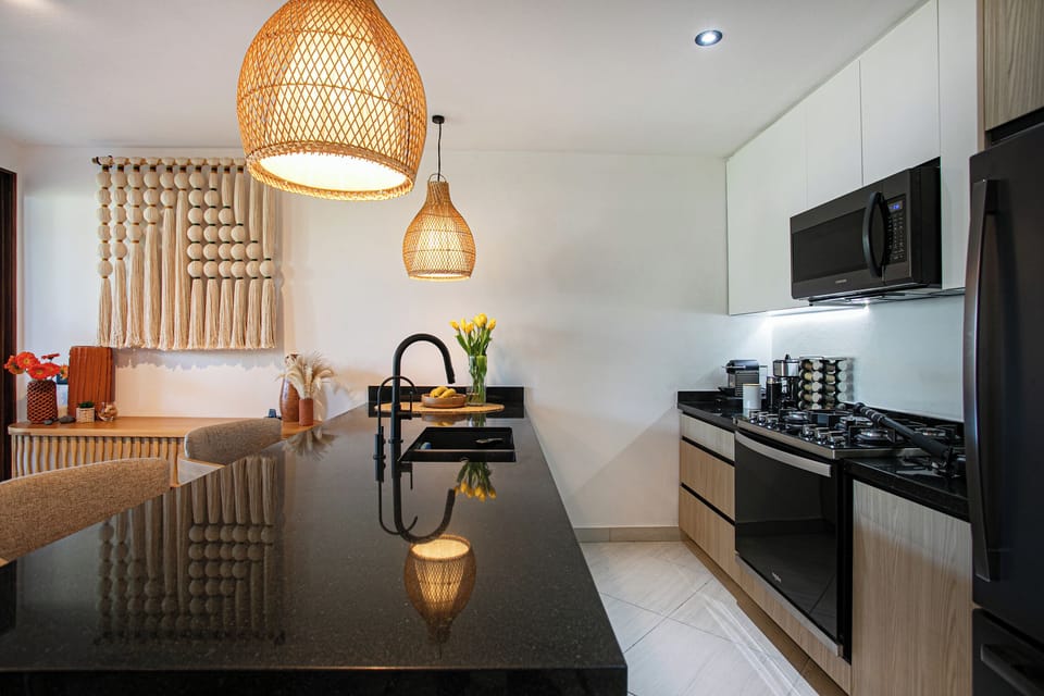 Full Kitchen with Oven, Dishwasher, Stovetop and Dishwasher