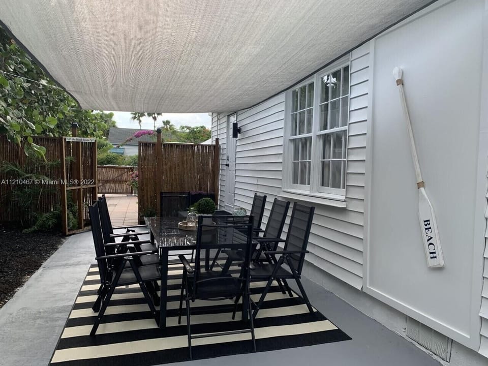 Outdoor dining