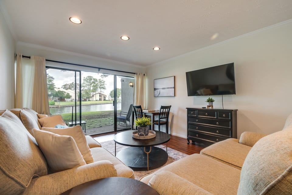 Montgomery Vacation Rental | 1BR | 1BA | 675 Sq Ft | Step-Free Access