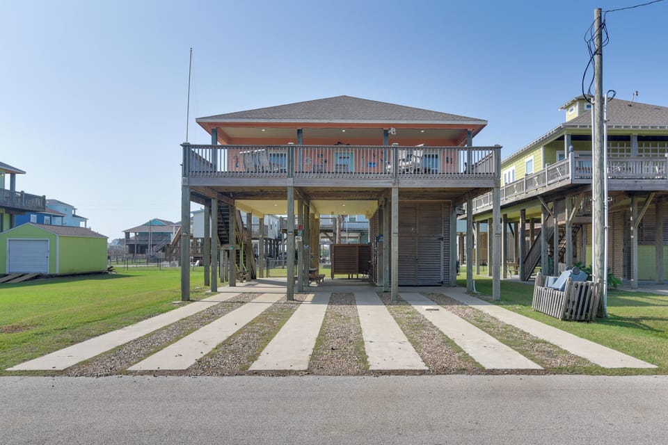 Property Exterior | Single-Story Home
