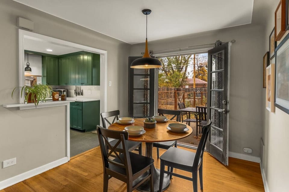 4 seater dining table
