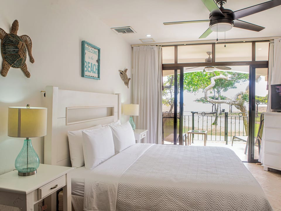 Complete tranquility in the room with a beach view.
