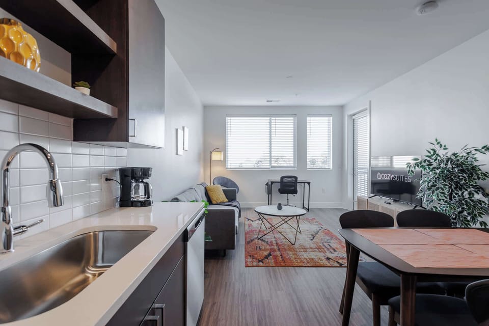 Unit 1: Dining & Kitchen Area