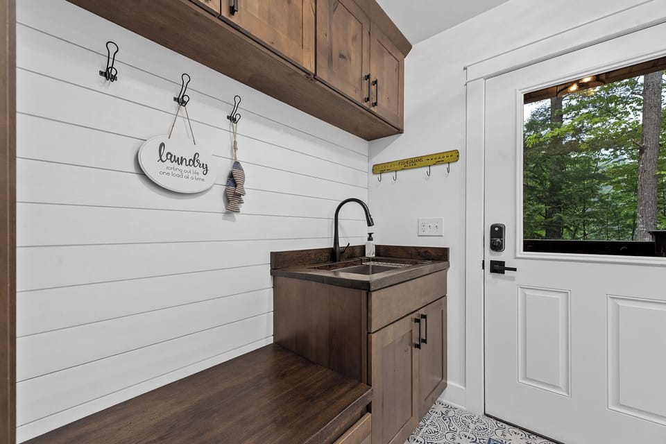 Entry/Mudroom/Laundry