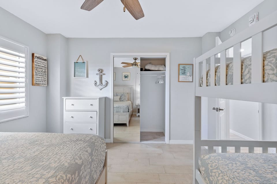 Guest bedroom