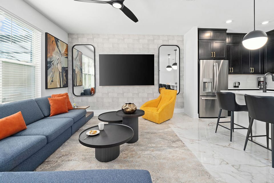 Living Room *Highlight*