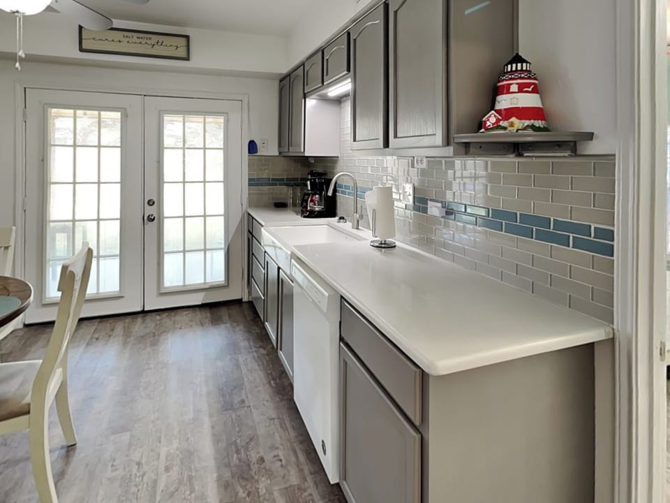 Full Size Kitchen