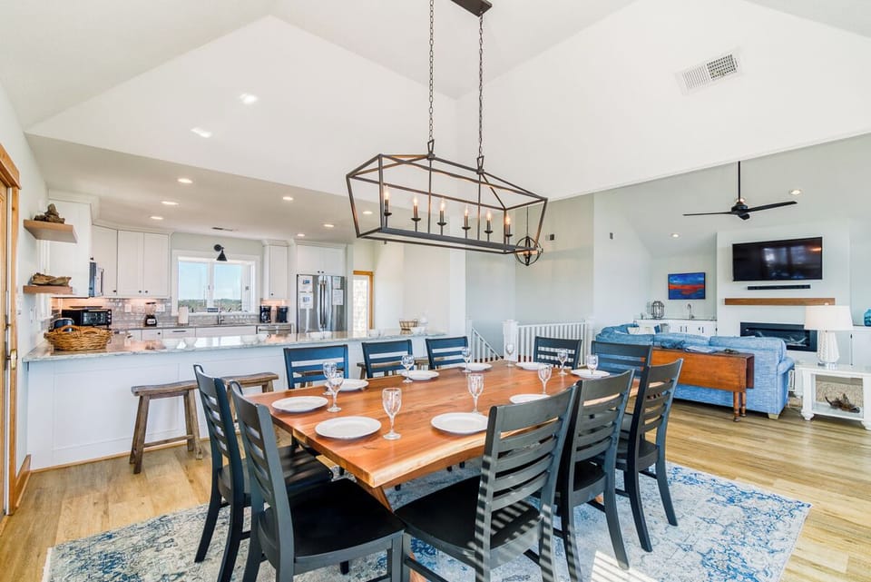 Top Level Dining Area