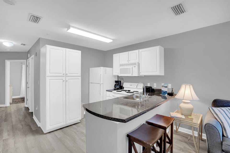 Kitchen with eat-in bar seating