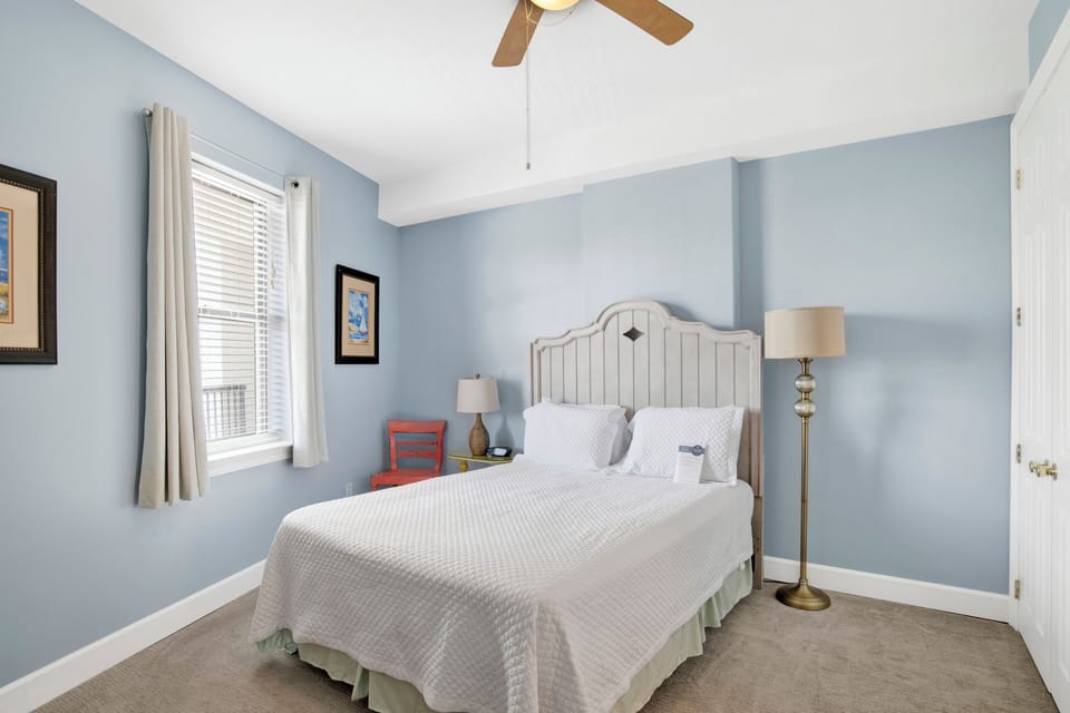 Guest bedroom