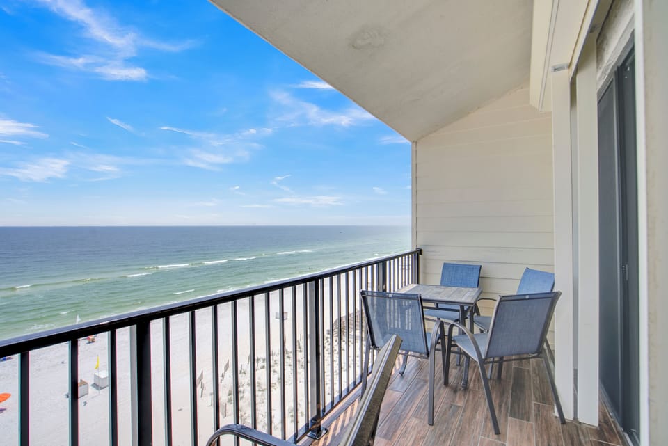 Lei Lani 706 balcony