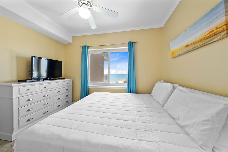 Guest bedroom