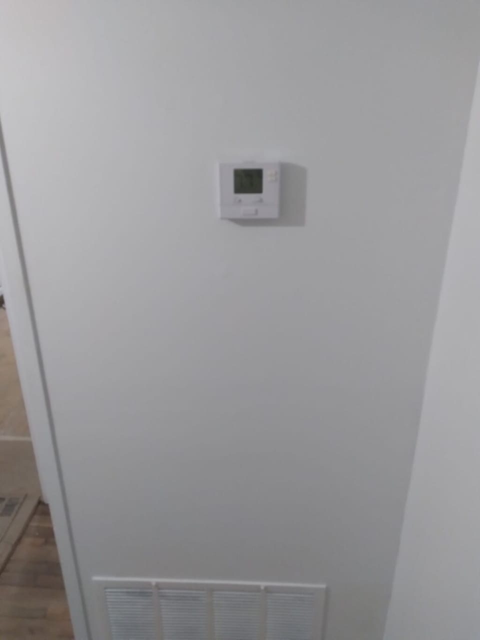 Digital Thermostat for Heat & AC