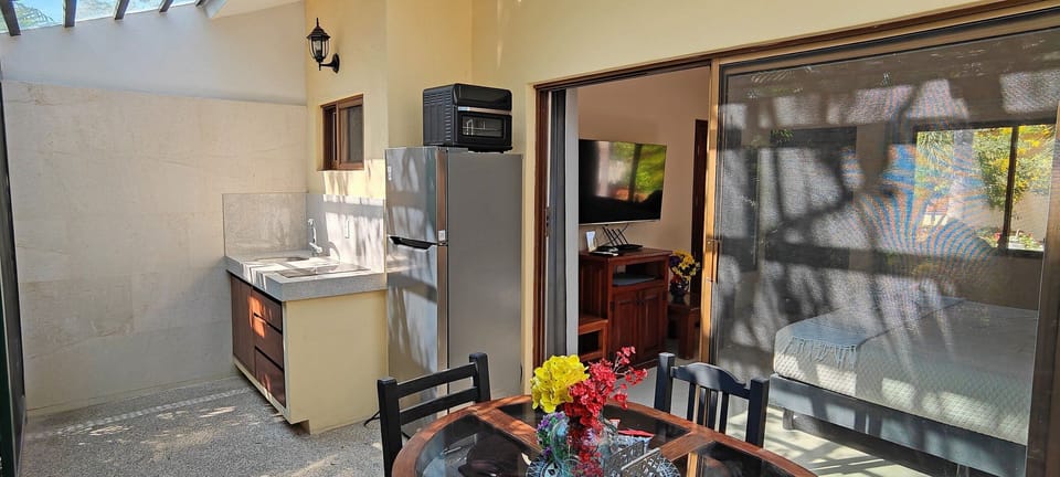 Kitchen or kitchenette,Dining area
