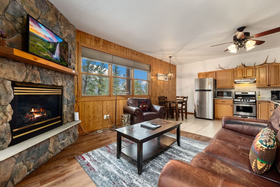 D1 Deluxe Living Room