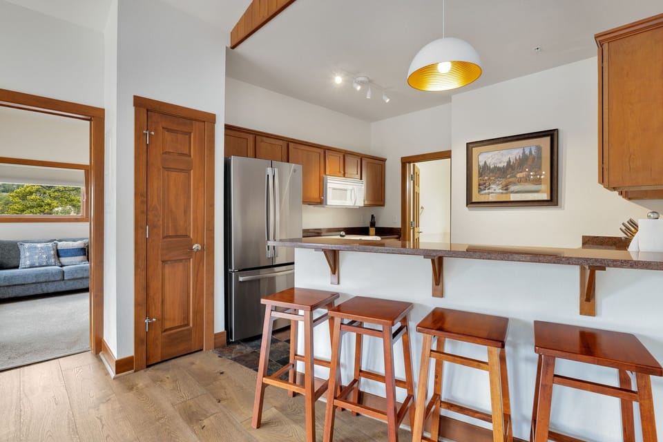 F10 Deluxe Kitchen