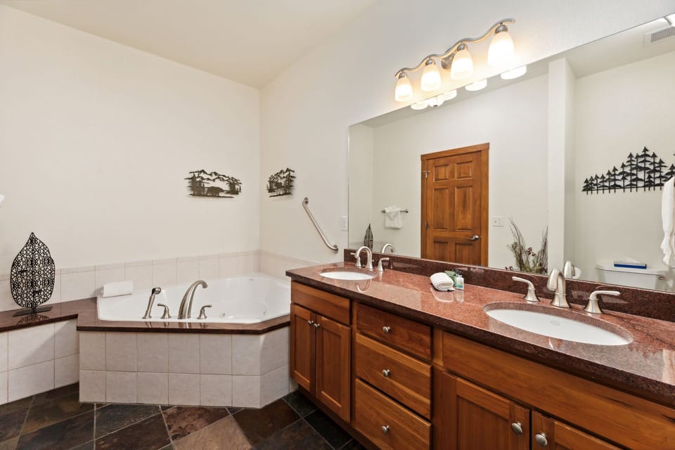 F4 Master Bathroom