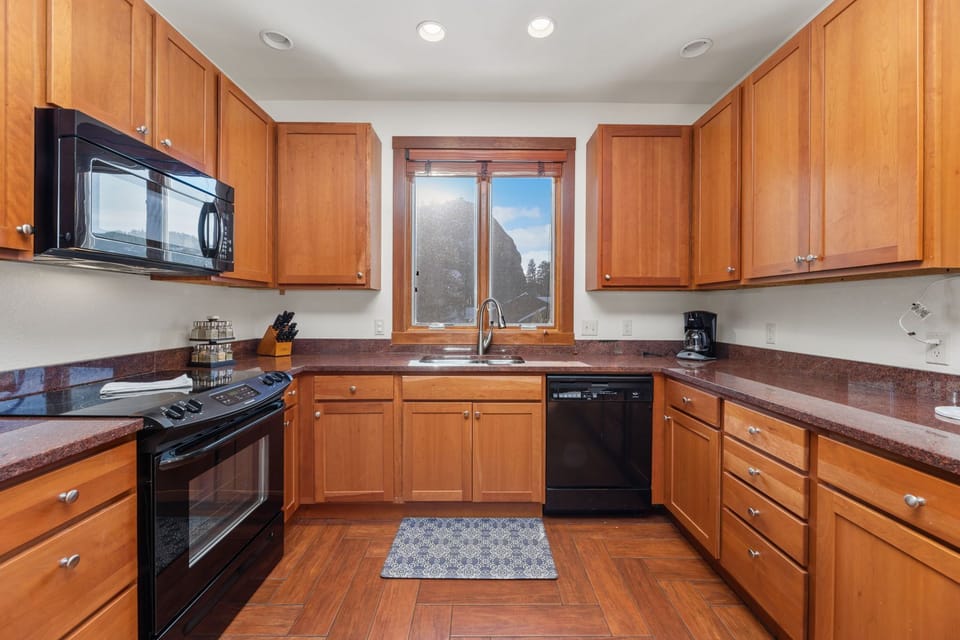 J2 Luxury Kitchen