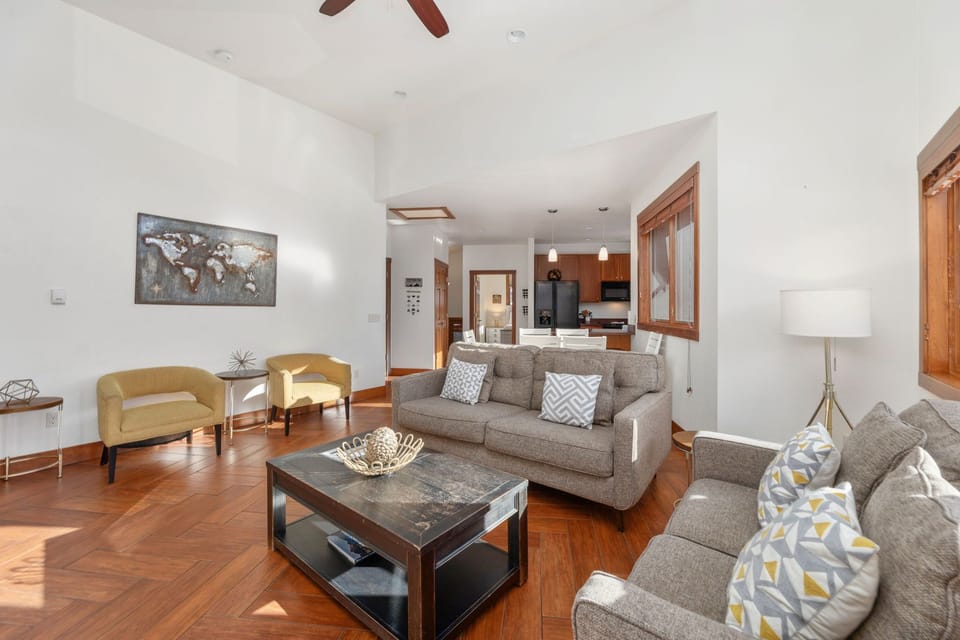J2 Luxury Living Room