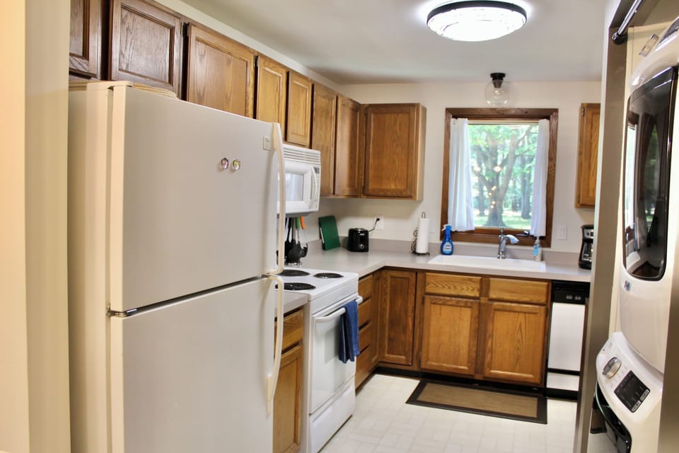 Large kitchen fully stocked 