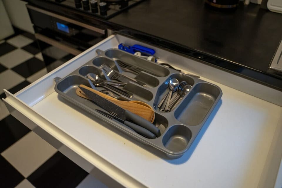 Cutlery | Book Now with RENTUJEMY.COM