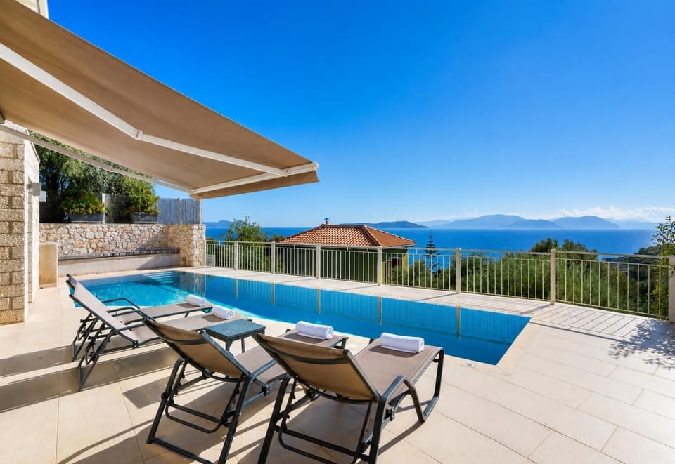 Private pool and terrace