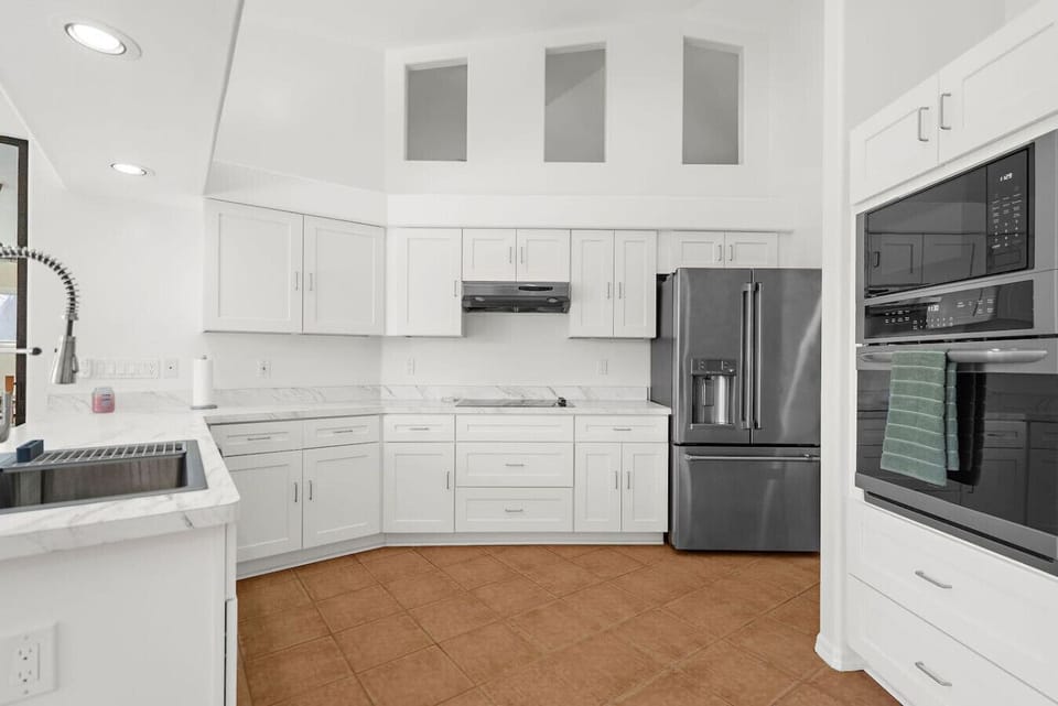Fully stocked spacious kitchen