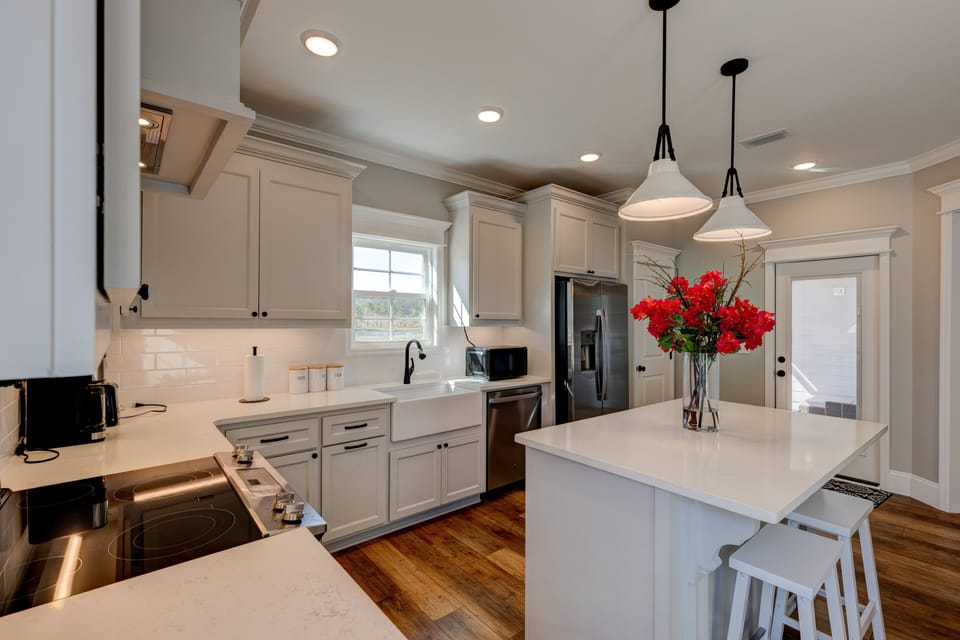 207 Palm Island kitchen with island
