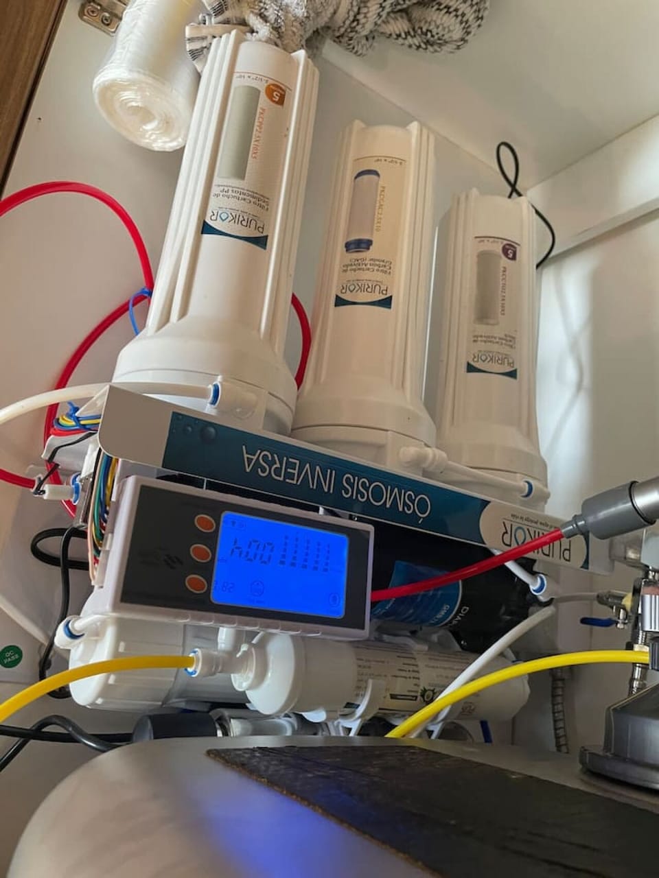 you can drink water directly from the small tap thanks to our Reverse osmosis water filters