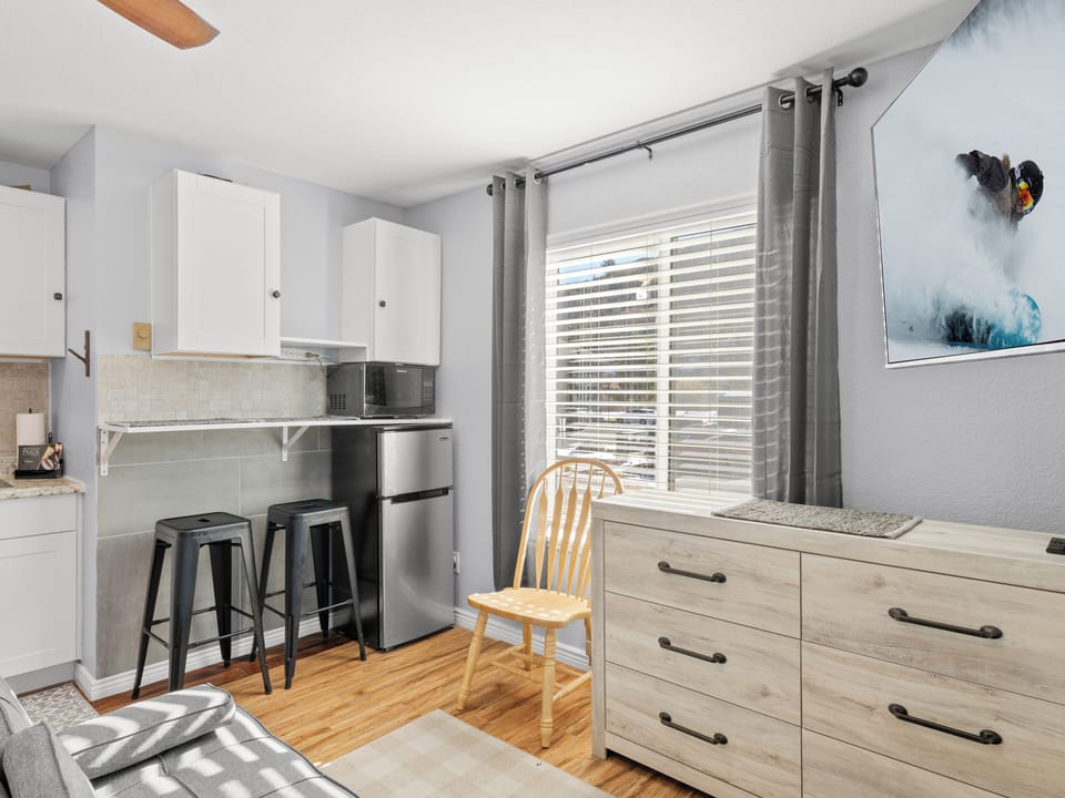 Kitchenette / Storage