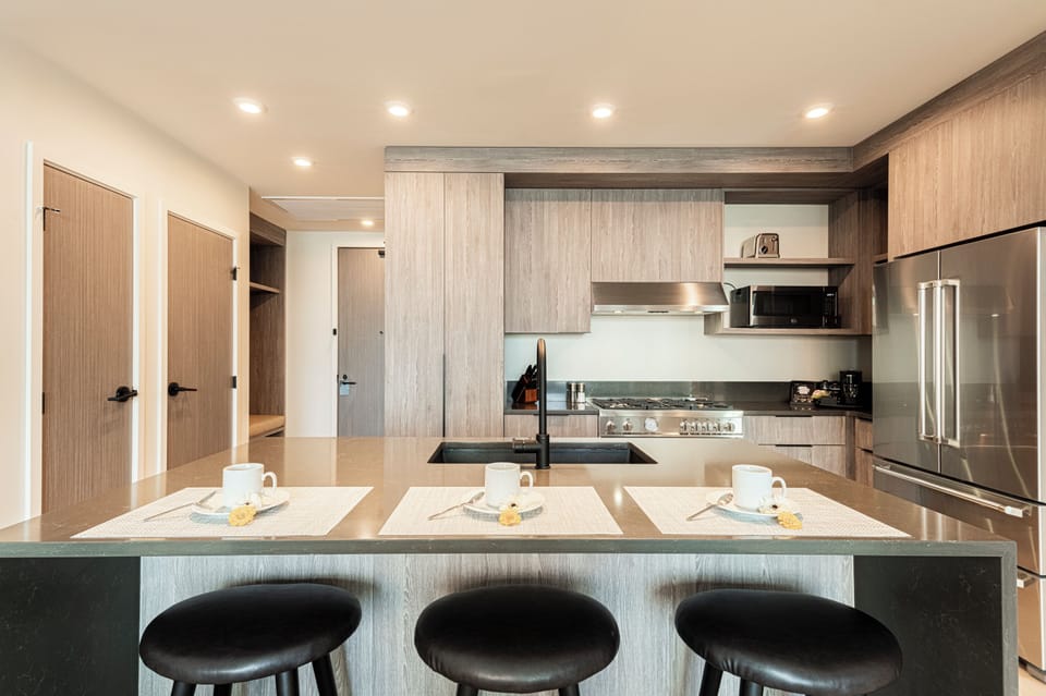 Center island with bar seating