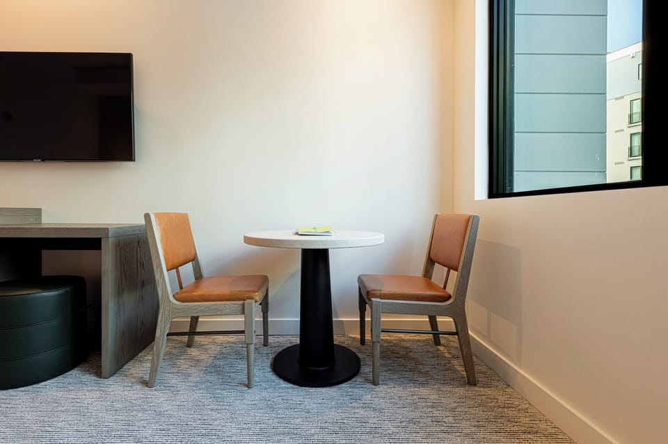 2-seat table