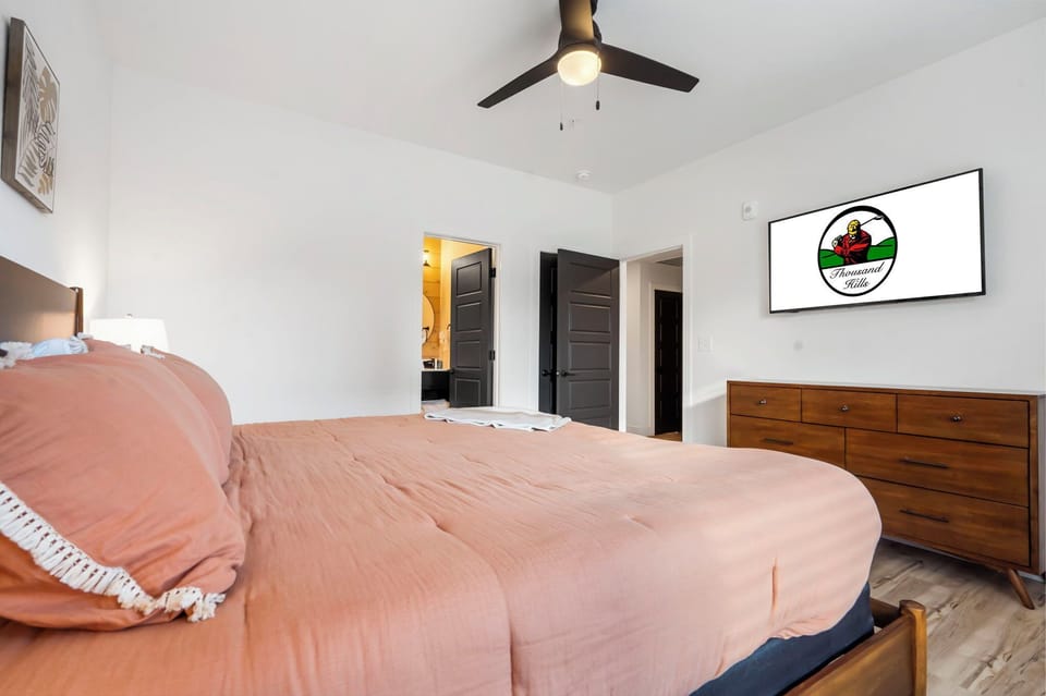 Main Level Bedroom - King Bed, Cable TV, Attached Bath