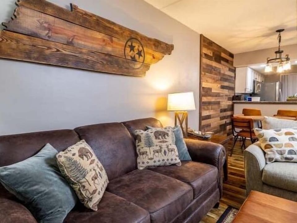 Living room Tennessee artwork