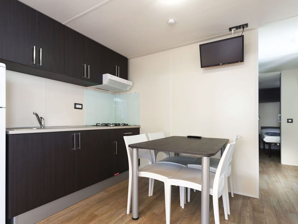 Cabinetry, Countertop, Wood, Interior Design, Flooring, Kitchen, Floor, Wood Stain, Hardwood, Laminate Flooring