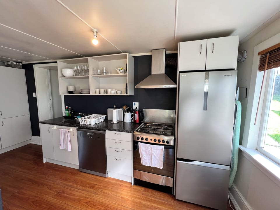 MAIN KITCHEN